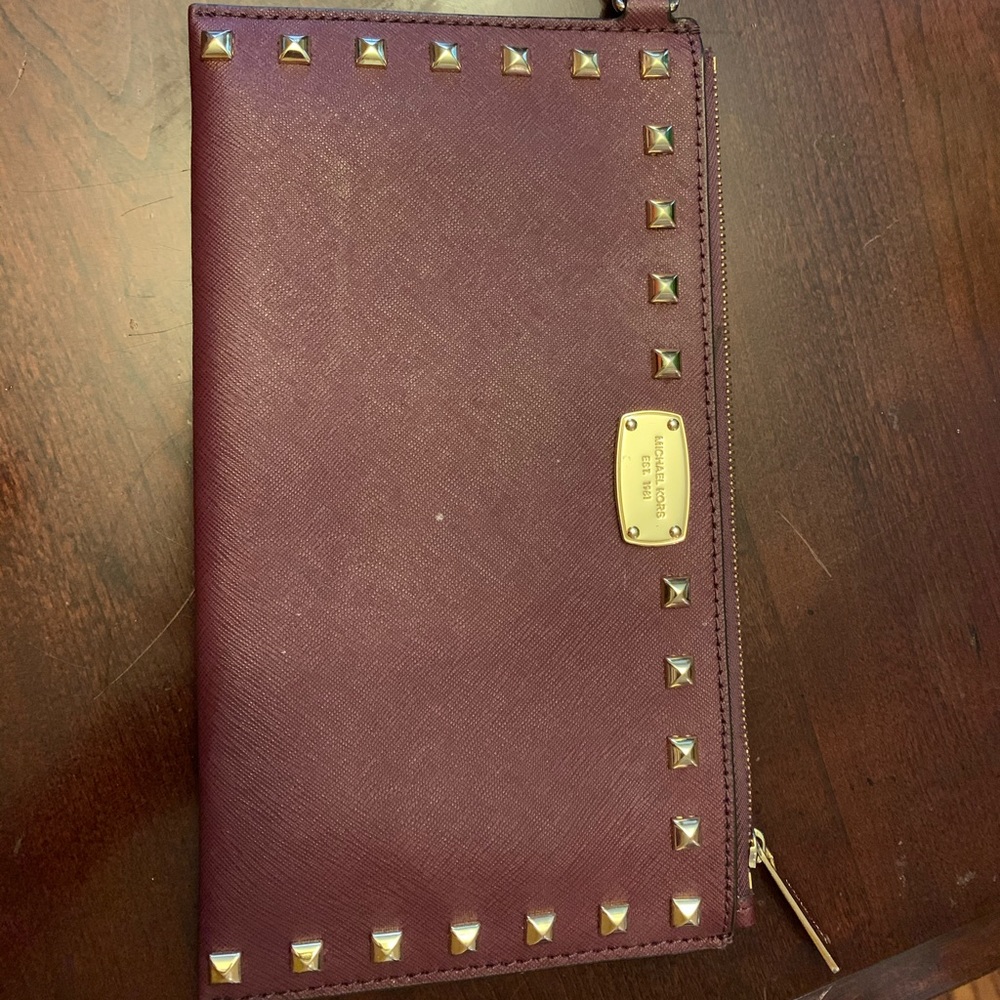 Michael kors wristlet